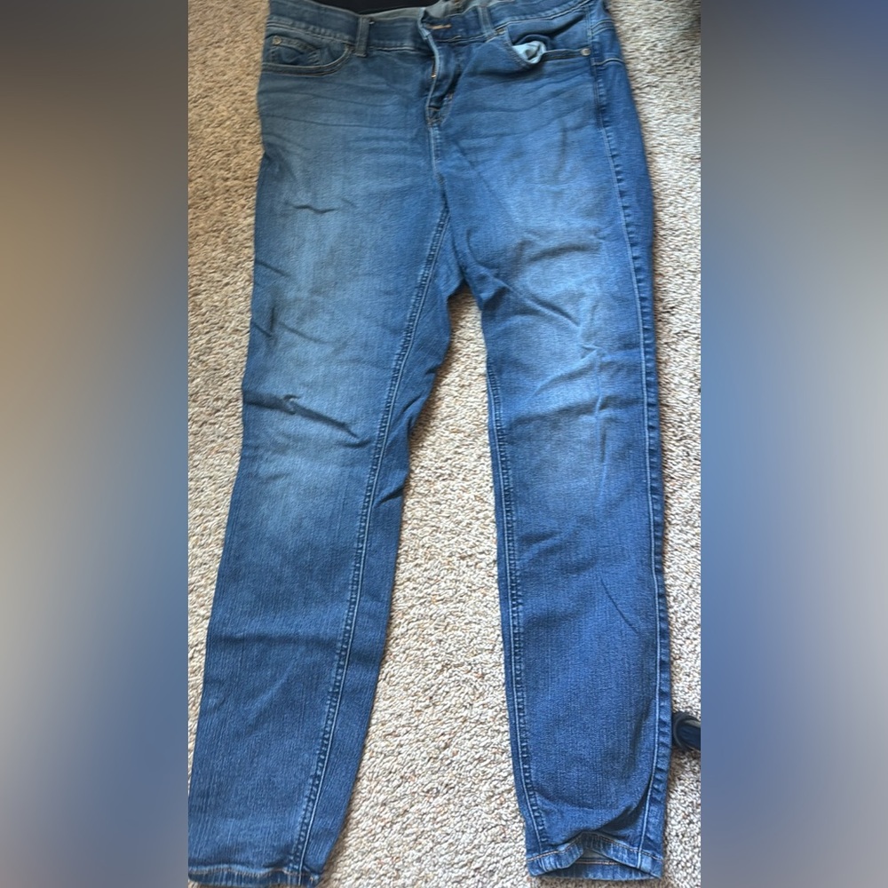 Torrid bombshell skinny 16r